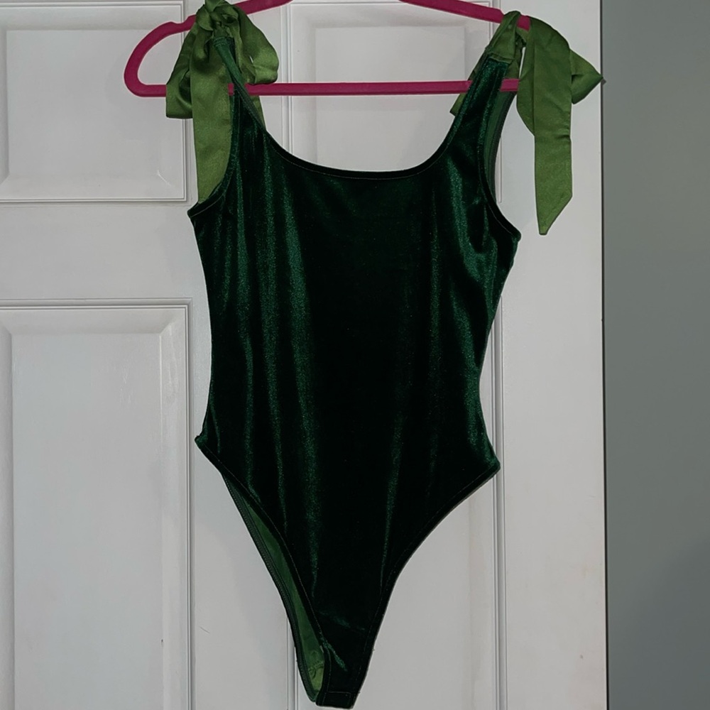 Velvet green bow tie body suit. size M